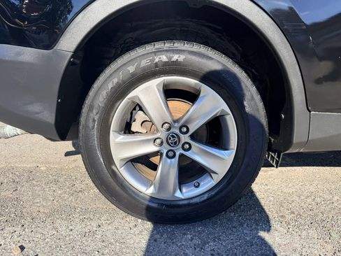 Used 2015 Toyota RAV4 XLE AWD/4WD image 9