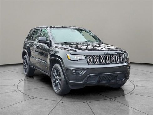 Certified 2018 Jeep Grand Cherokee Altitude image 14
