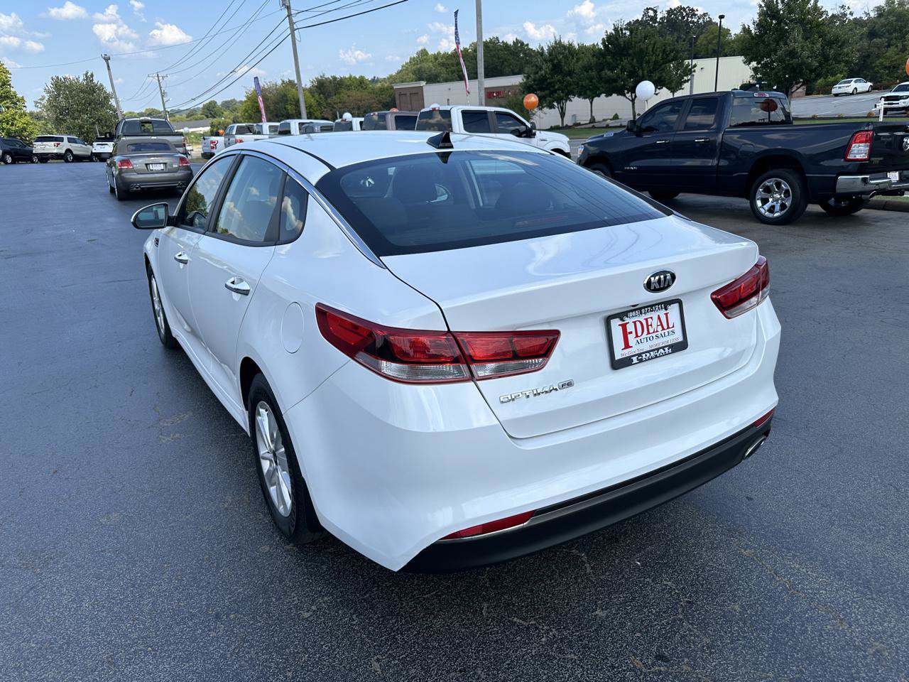 Used 2017 Kia Optima LX FWD image 2