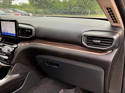 Used 2022 Ford Explorer Limited AWD/4WD image 13