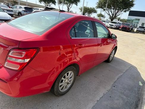 Used 2020 Chevrolet Sonic LT FWD image 4