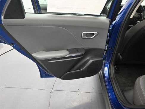 New 2025 Kia K4 LXS image 15