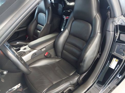Used 2005 Chevrolet Corvette Convertible w/ Preferred Equipment Group RWD image 23
