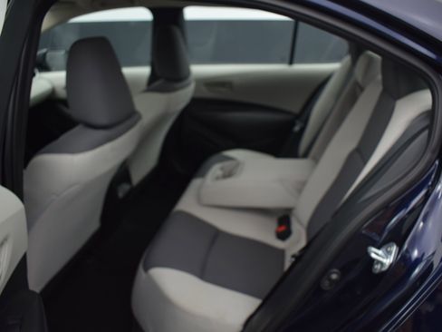 Used 2025 Toyota Corolla LE w/ LE Premium Package image 12