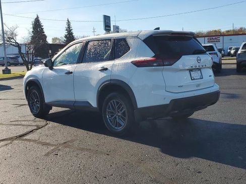 Used 2024 Nissan Rogue S image 3