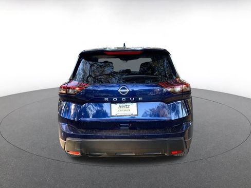 Used 2025 Nissan Rogue SV image 6