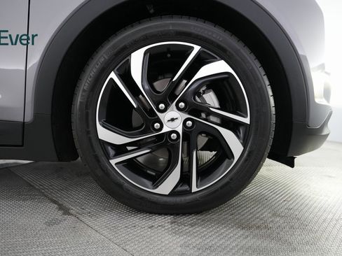 Used 2022 Chevrolet Bolt LT w/ Infotainment Package image 18