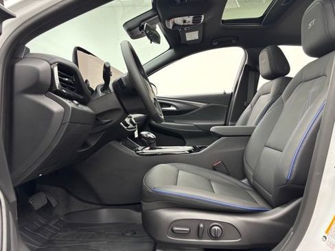 New 2026 Buick Envista Sport Touring w/ Convenience I Package FWD image 17