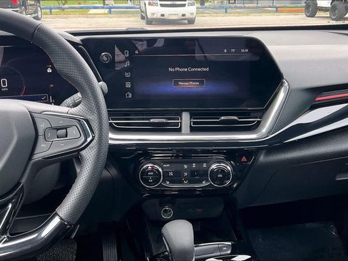 Used 2025 Chevrolet Trax RS w/ Sunroof Package image 7