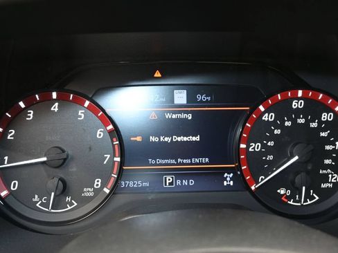 Used 2022 Nissan Titan PRO-4X w/ Pro-4x Convenience Package AWD/4WD image 23