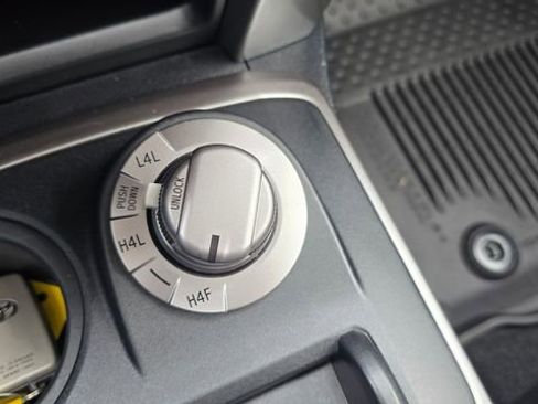 Used 2018 Toyota 4Runner 4WD image 25