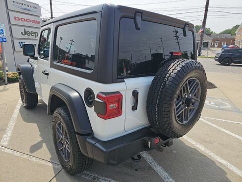 Certified 2025 Jeep Wrangler Sport AWD/4WD image 12