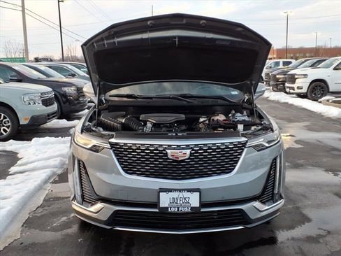 Used 2025 Cadillac XT6 Premium Luxury image 34