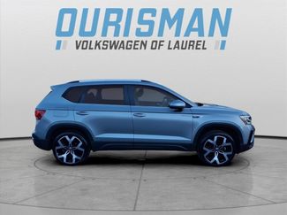 Used 2022 Volkswagen Taos SEL video 2