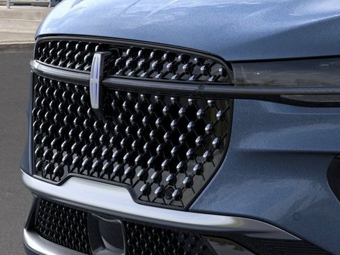 New 2026 Lincoln Nautilus Reserve AWD/4WD image 17