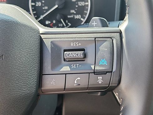 Used 2025 Nissan Rogue SV AWD/4WD image 21