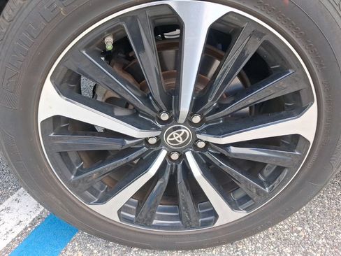 Used 2021 Toyota Highlander XSE FWD image 15