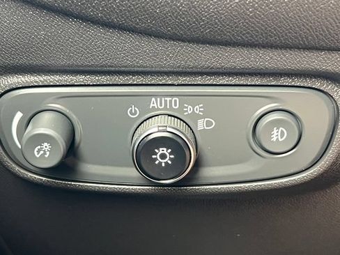 Used 2024 Chevrolet Equinox Premier AWD/4WD image 20
