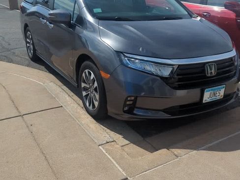 Used 2023 Honda Odyssey EX-L image 2