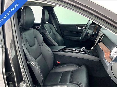 Certified 2023 Volvo XC60 T8 Ultimate w/ Climate Package AWD/4WD image 8
