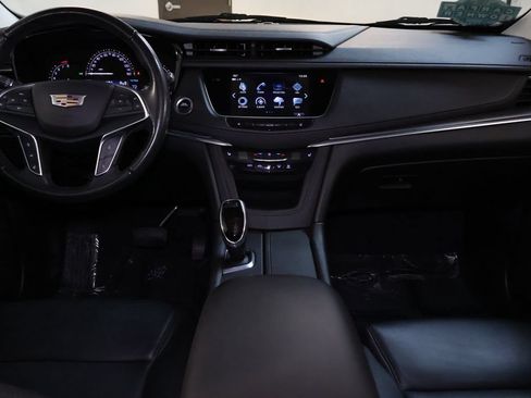 Used 2018 Cadillac XT5 Luxury w/ Driver Awareness Package AWD/4WD image 18