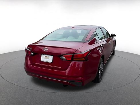 Used 2025 Nissan Altima 2.5 SV FWD image 14