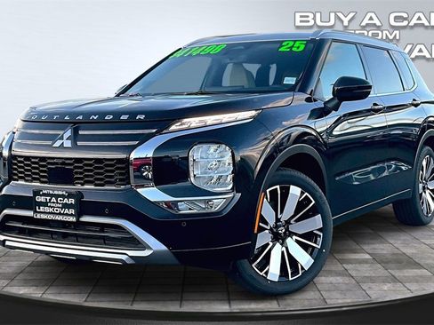 New 2025 Mitsubishi Outlander AWD image 2