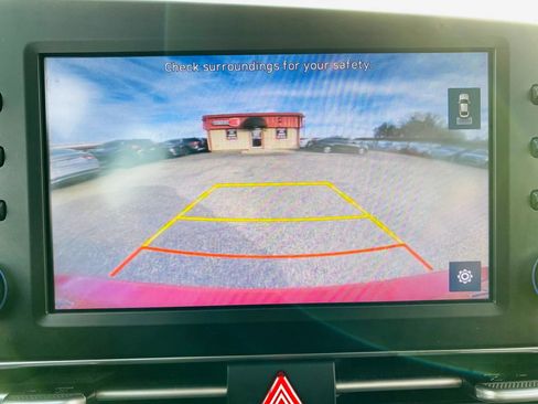 Used 2023 Hyundai Elantra SEL FWD image 31