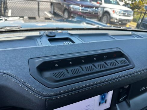 New 2025 Ford Bronco Badlands image 68