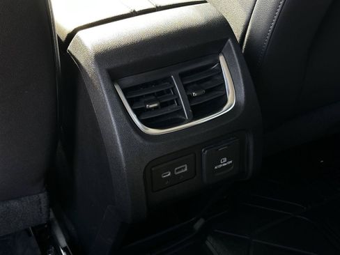 Used 2022 Chevrolet Blazer LT w/ Sound & Technology Package FWD image 25