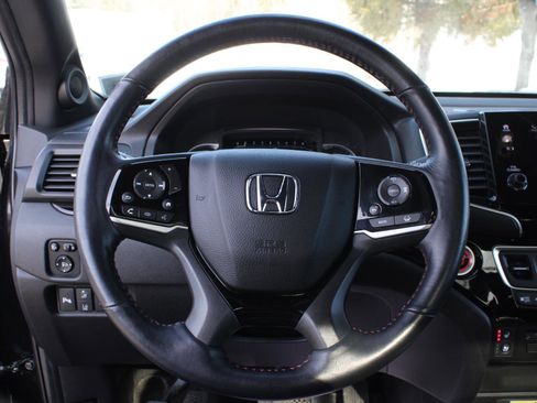 Used 2021 Honda Pilot Black Edition image 10
