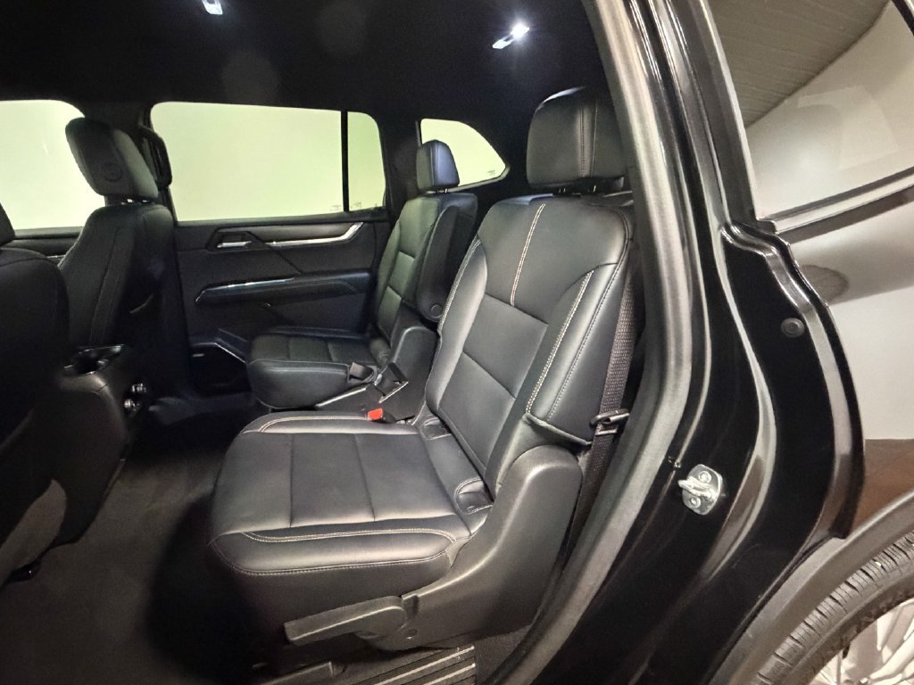 Used 2024 GMC Acadia Elevation AWD/4WD image 8