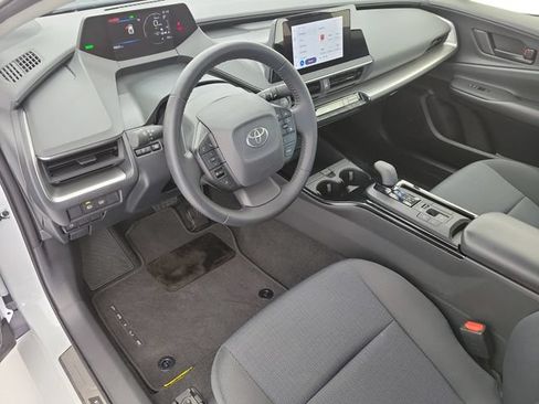 Used 2025 Toyota Prius LE FWD image 18