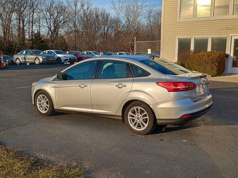 Used 2017 Ford Focus SE image 3