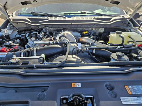 Used 2021 Ford F350 Lariat w/ Lariat Ultimate Package AWD/4WD image 31