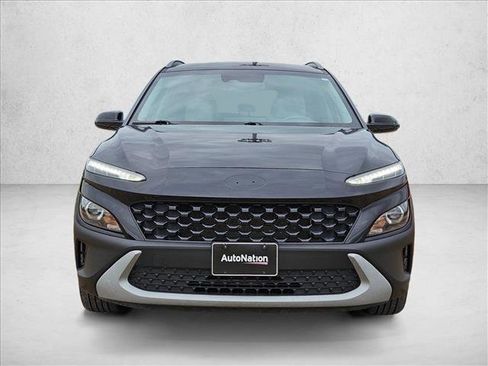 Used 2023 Hyundai Kona SEL FWD image 2