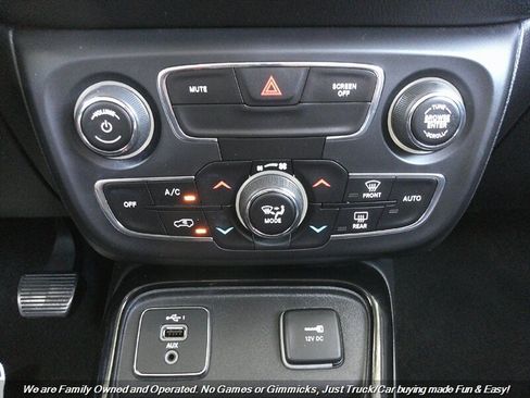 Used 2019 Jeep Compass Altitude image 39