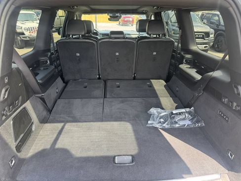 Used 2022 Jeep Grand Wagoneer Series I w/ Flexible Seating Group AWD/4WD image 7