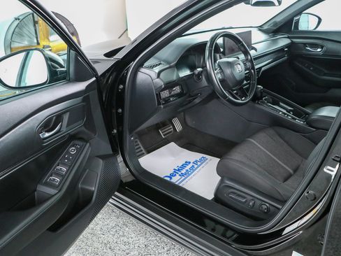 Used 2024 Honda Accord Sport image 3