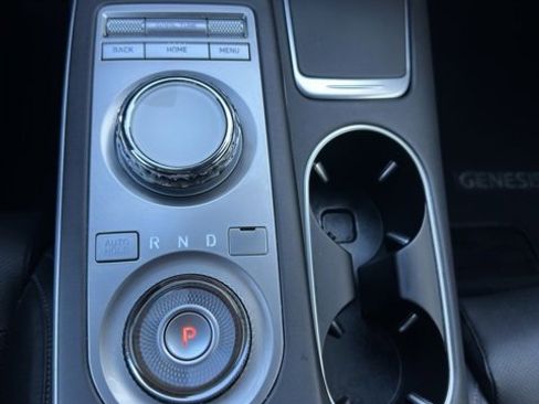Used 2025 Genesis GV70 2.5T image 14