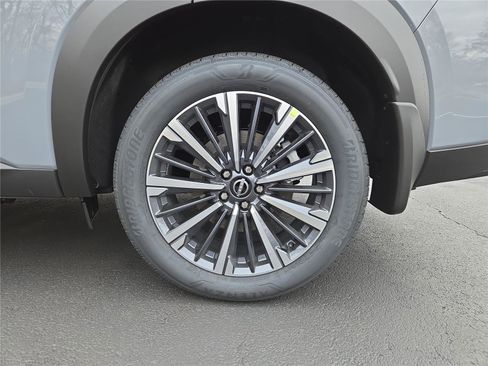 New 2026 Nissan Pathfinder Platinum AWD/4WD image 9