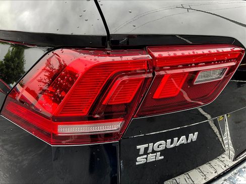 Used 2020 Volkswagen Tiguan SEL Premium R-Line AWD/4WD image 23