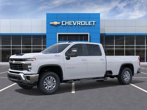 New 2026 Chevrolet Silverado 3500 LT image 2