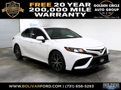 Used 2021 Toyota Camry SE image 1