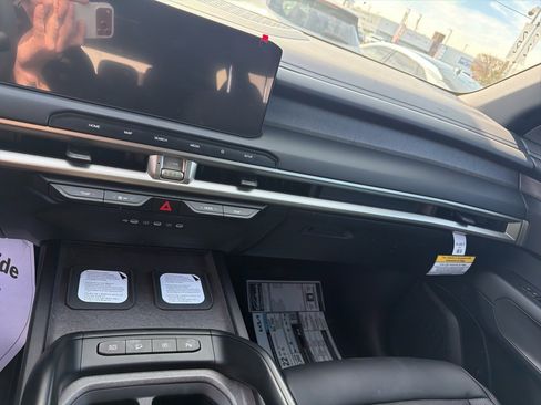 Used 2027 Kia Telluride LX image 4