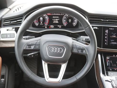 Used 2024 Audi Q8 Premium image 20
