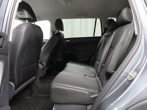 Used 2022 Volkswagen Tiguan SE image 10