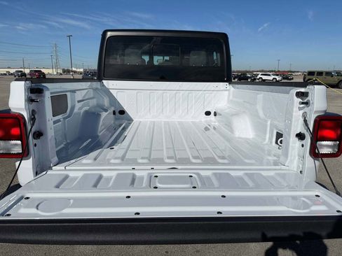 New 2026 Jeep Gladiator Sport image 27