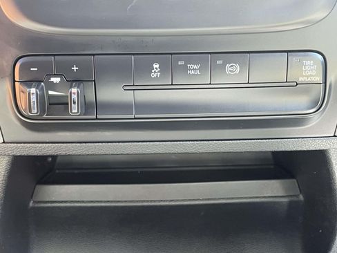 Used 2013 RAM 2500 Tradesman w/ Chrome Appearance Group AWD/4WD image 26