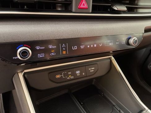 New 2026 Kia Carnival EX FWD image 31